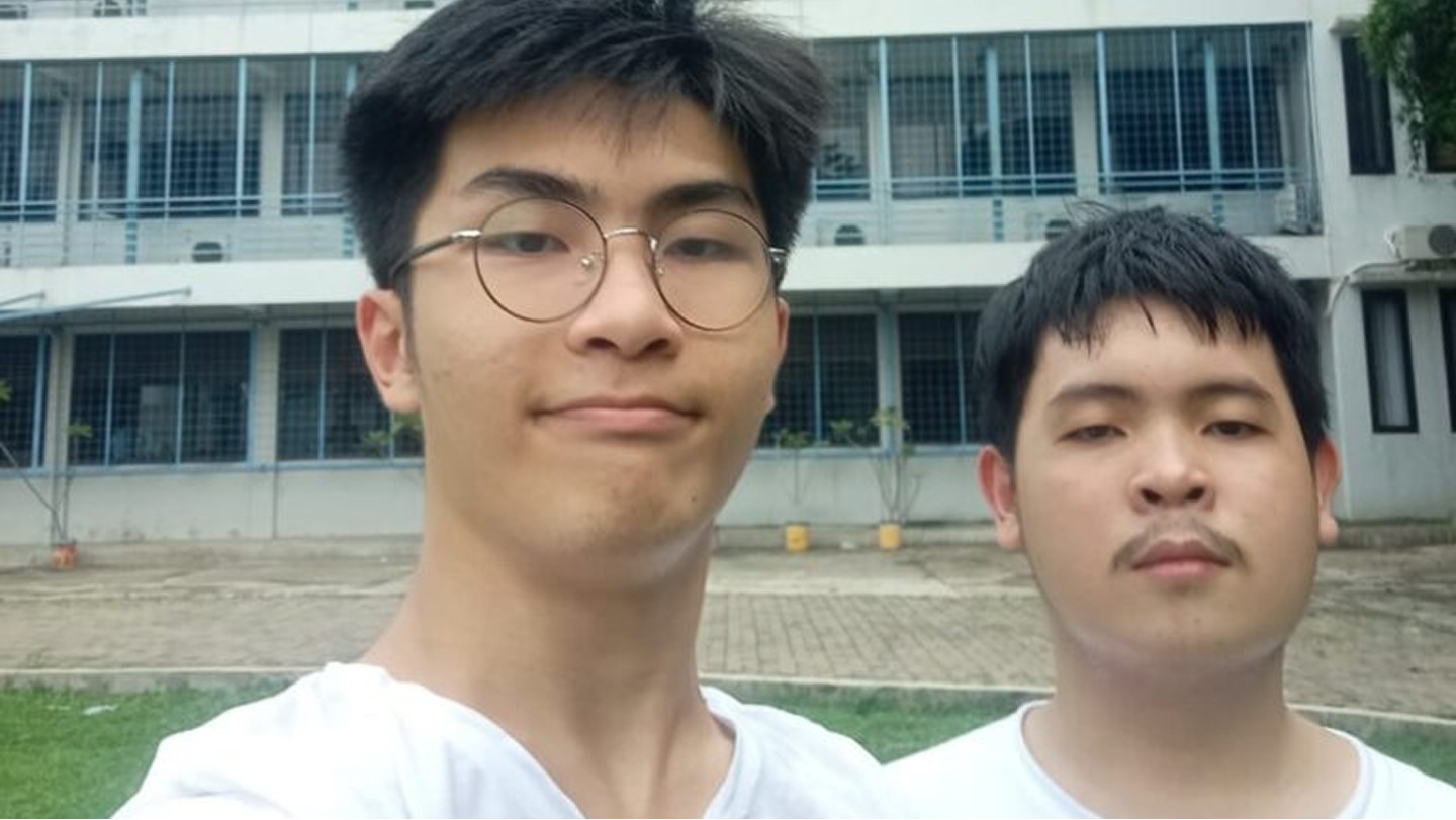 Di Bawah Langit, Di Atas Tanah Asrama